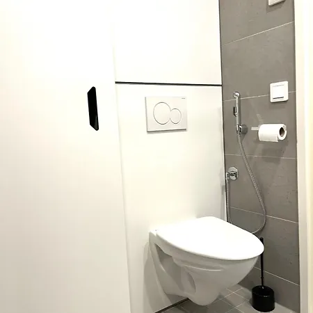 Airport 2br Brand New Penthouse Fully Equipped Apartman *